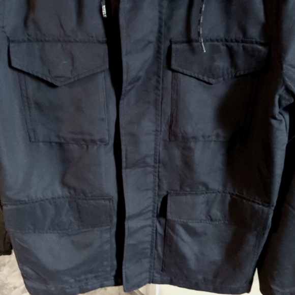 NWOT mens Old Navy lightweight jacket with hood and lots of pockets - Picture 3 of 12